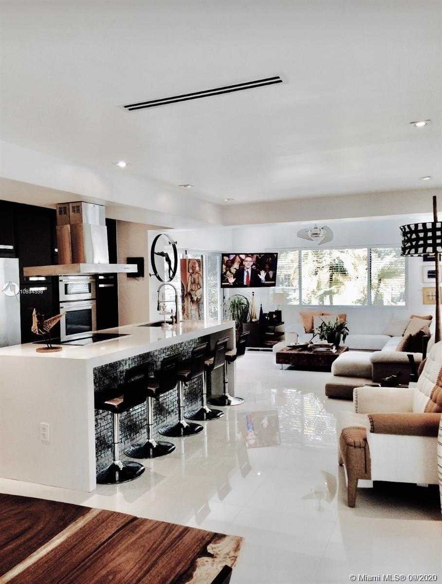Small Image of 4927 RIVIERA DR, Coral Gables Number 13