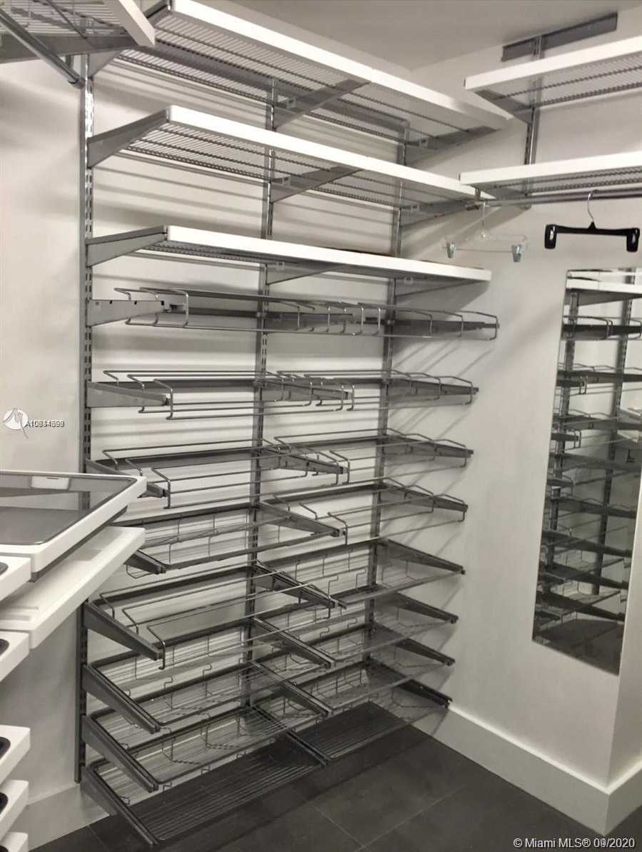 Small Image of 4927 RIVIERA DR, Coral Gables Number 23