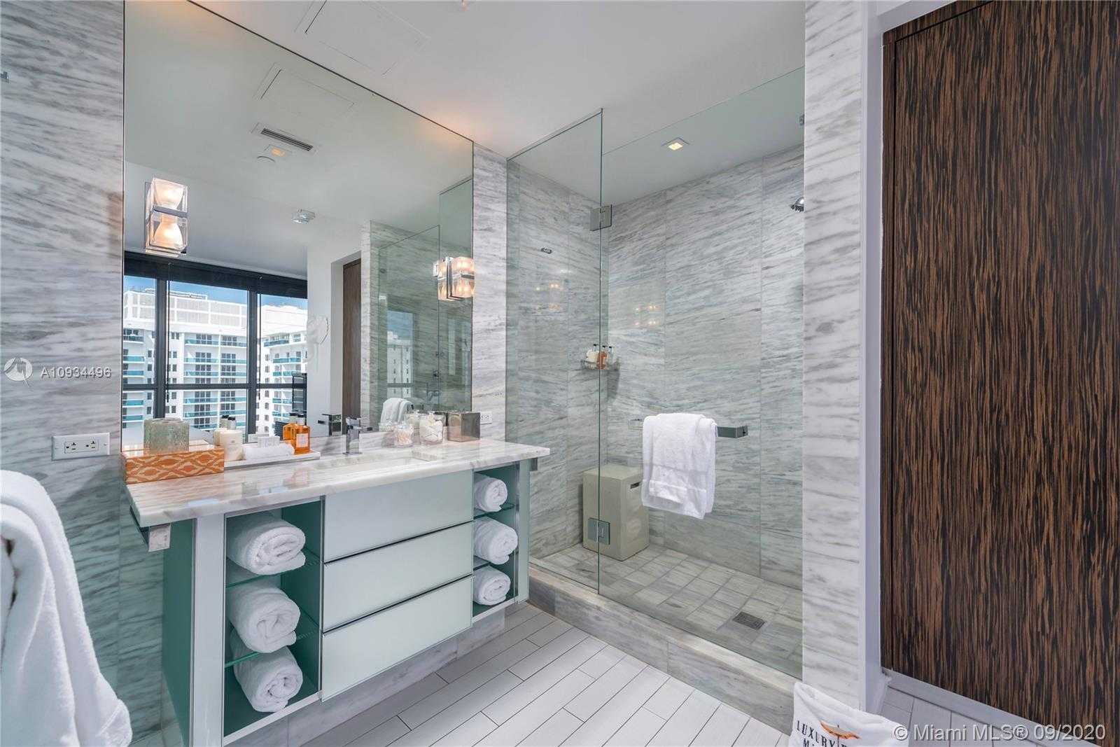 Small Image of 2201 COLLINS AV #1411, Miami Beach Number 15