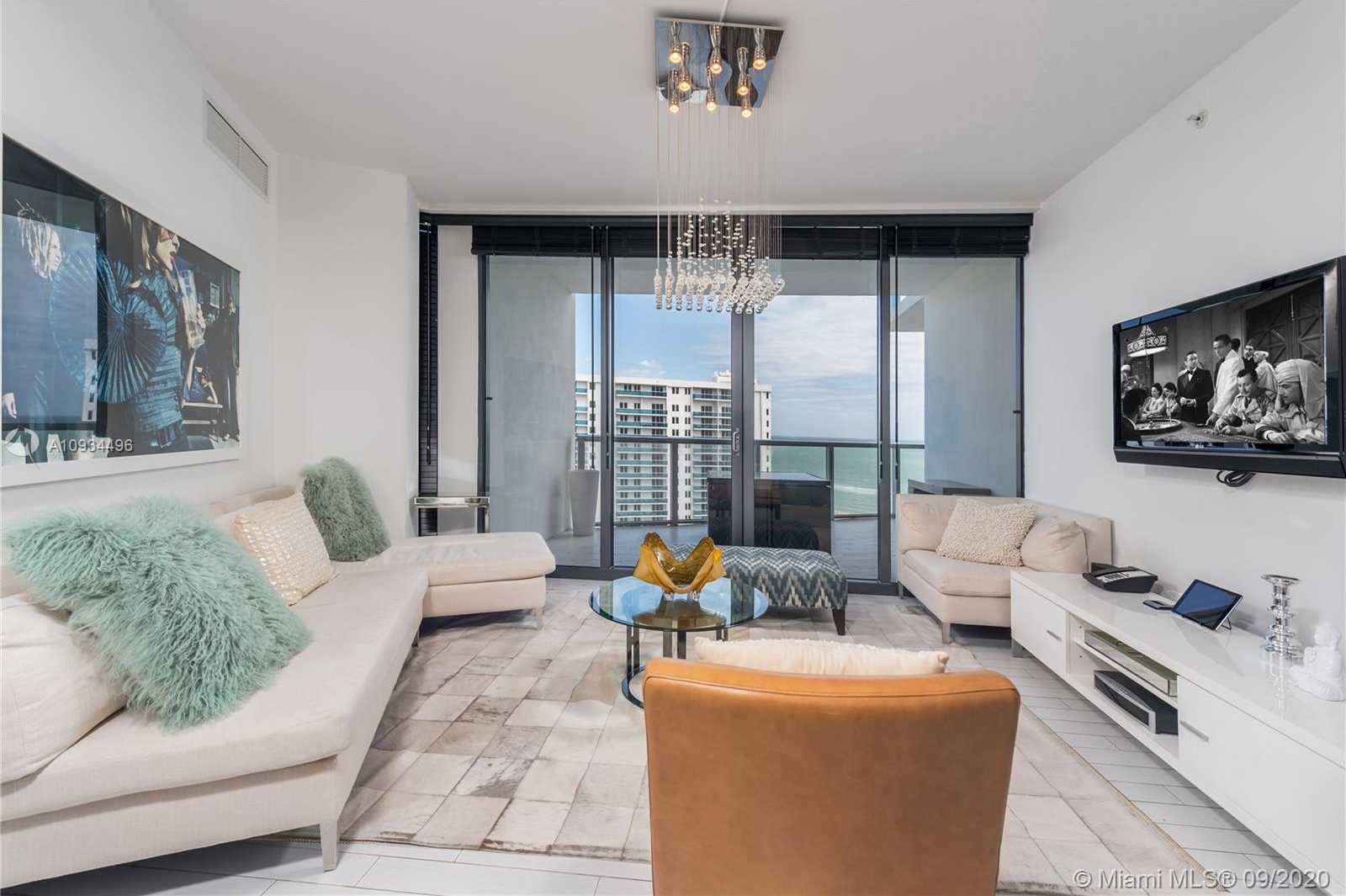 Small Image of 2201 COLLINS AV #1411, Miami Beach Number 2