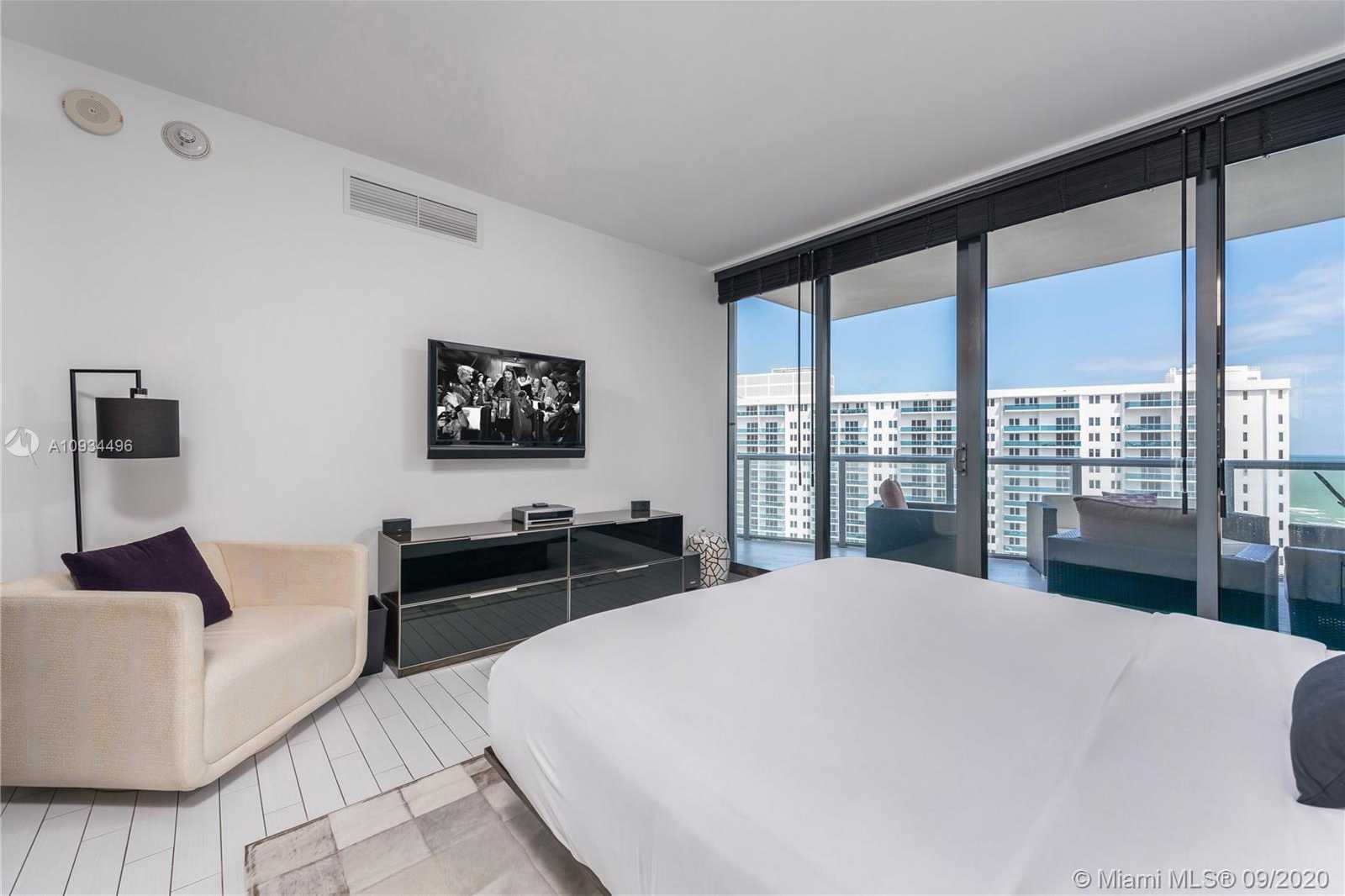Small Image of 2201 COLLINS AV #1411, Miami Beach Number 6