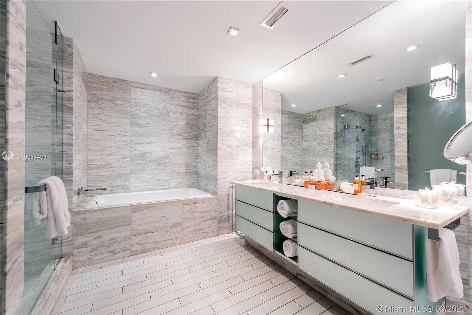 Small Image of 2201 COLLINS AV #1411, Miami Beach Number 9