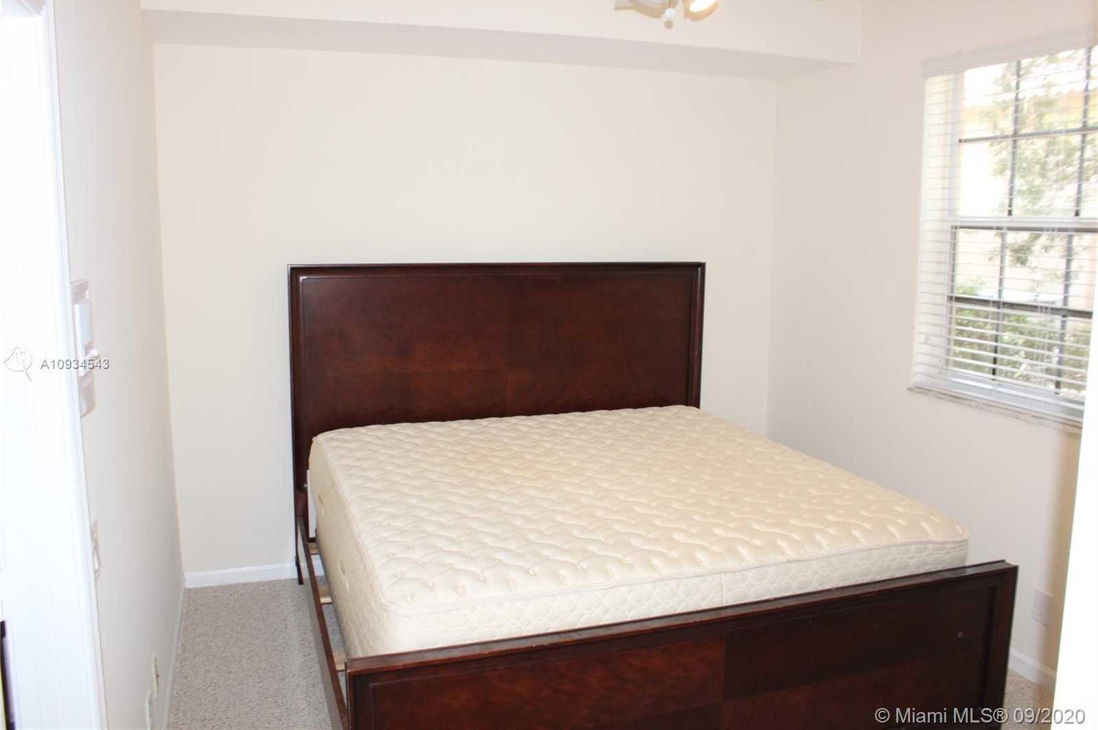 Small Image of 2568 JARDIN PL #2568, Weston Number 16
