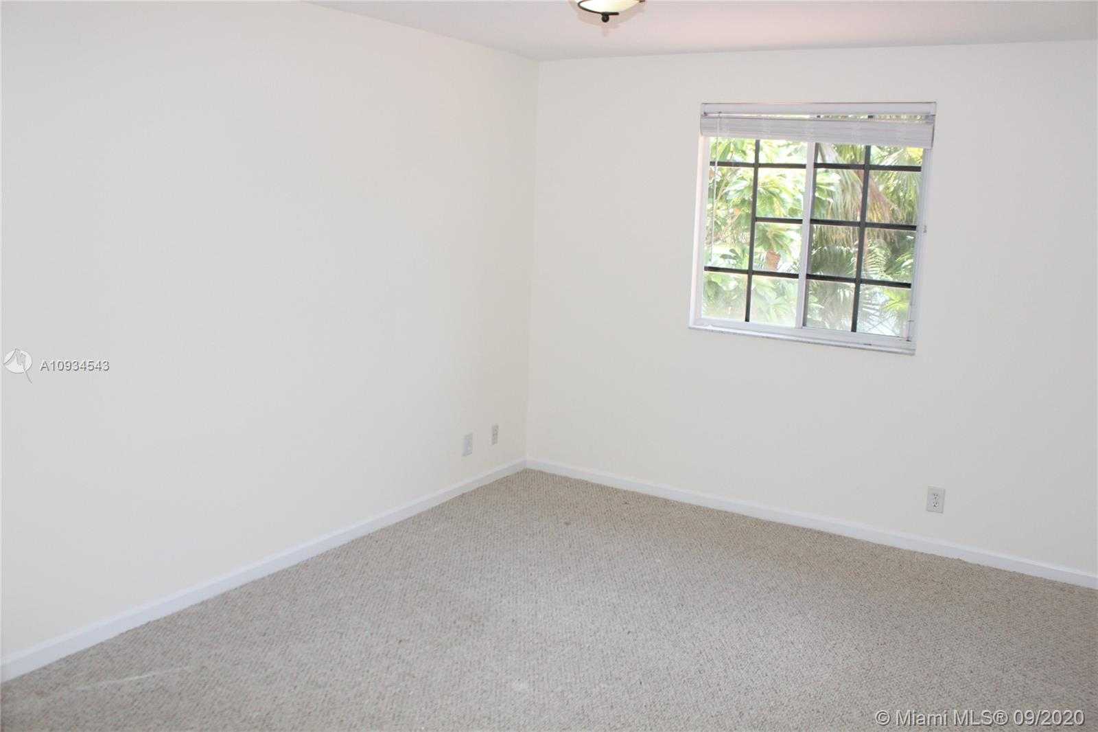 Small Image of 2568 JARDIN PL #2568, Weston Number 19