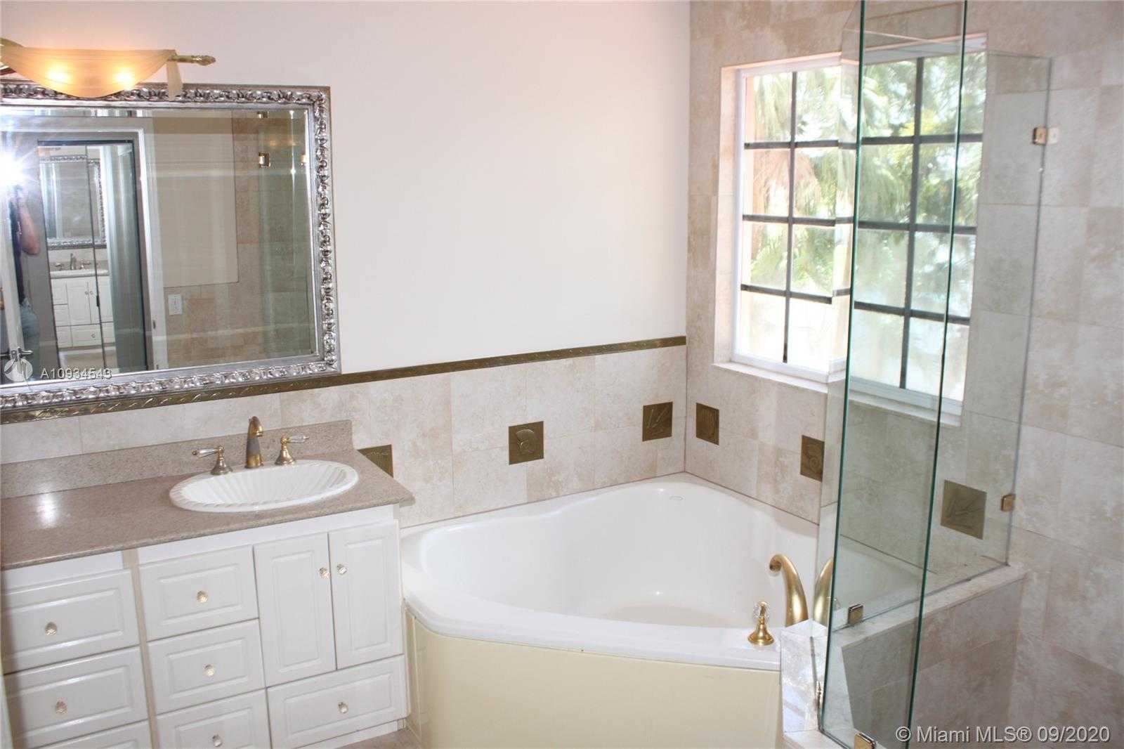 Small Image of 2568 JARDIN PL #2568, Weston Number 22