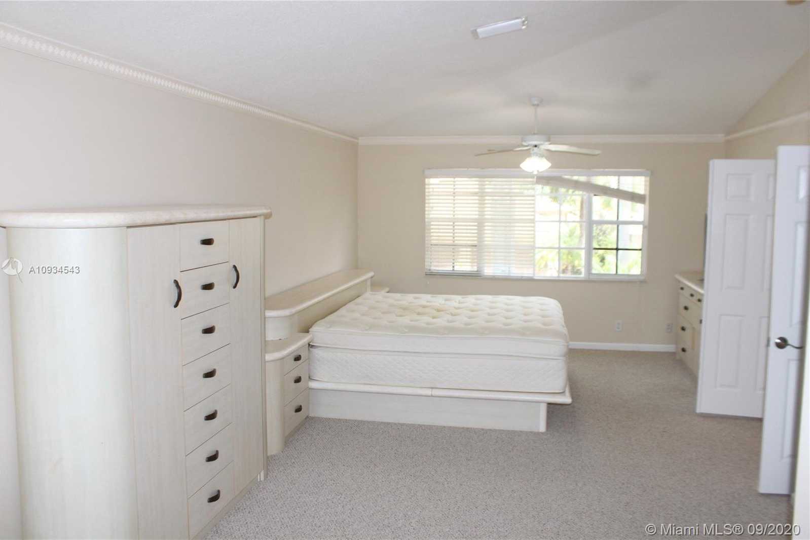 Small Image of 2568 JARDIN PL #2568, Weston Number 25