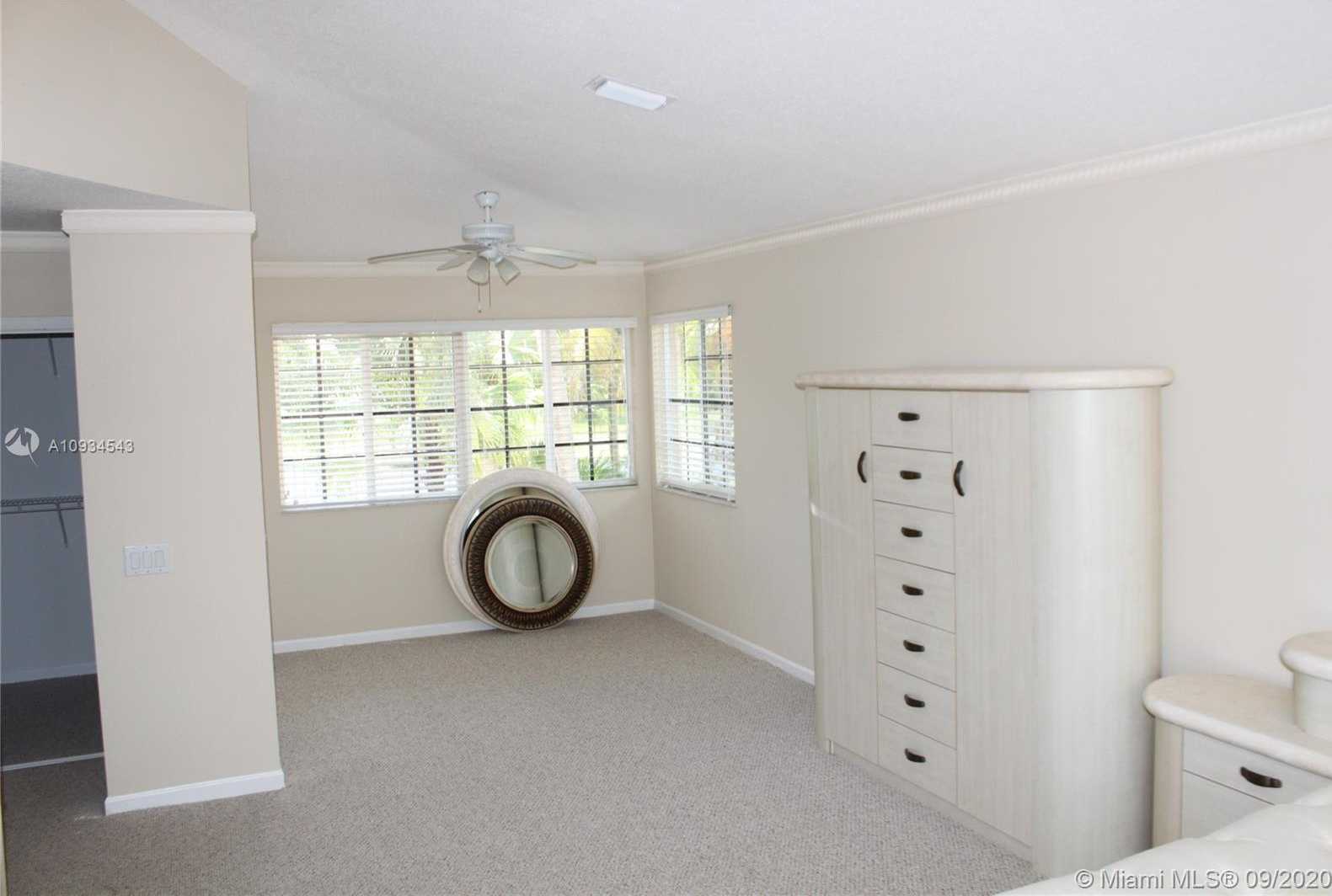 Small Image of 2568 JARDIN PL #2568, Weston Number 26