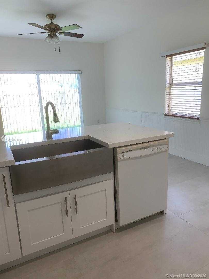 Small Image of 14052 SOUTH WEST 156TH AVE, Miami Number 5