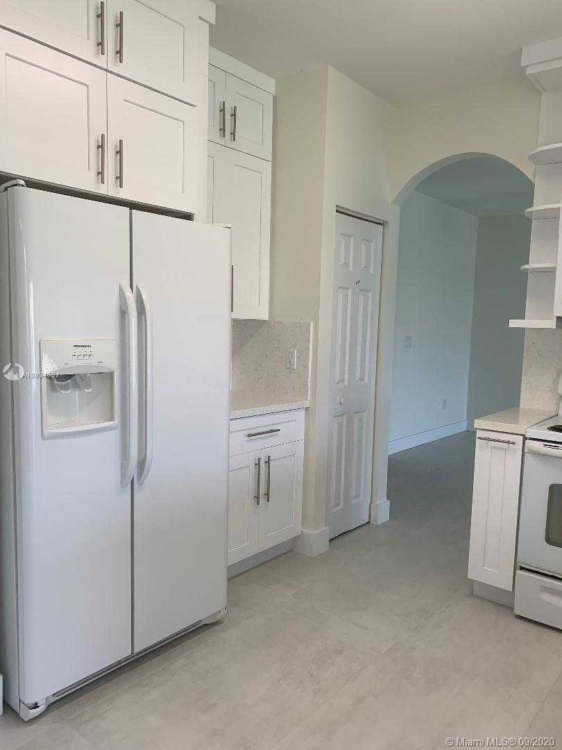 Small Image of 14052 SOUTH WEST 156TH AVE, Miami Number 6