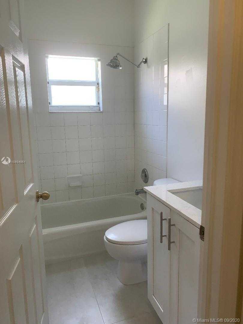 Small Image of 14052 SOUTH WEST 156TH AVE, Miami Number 9