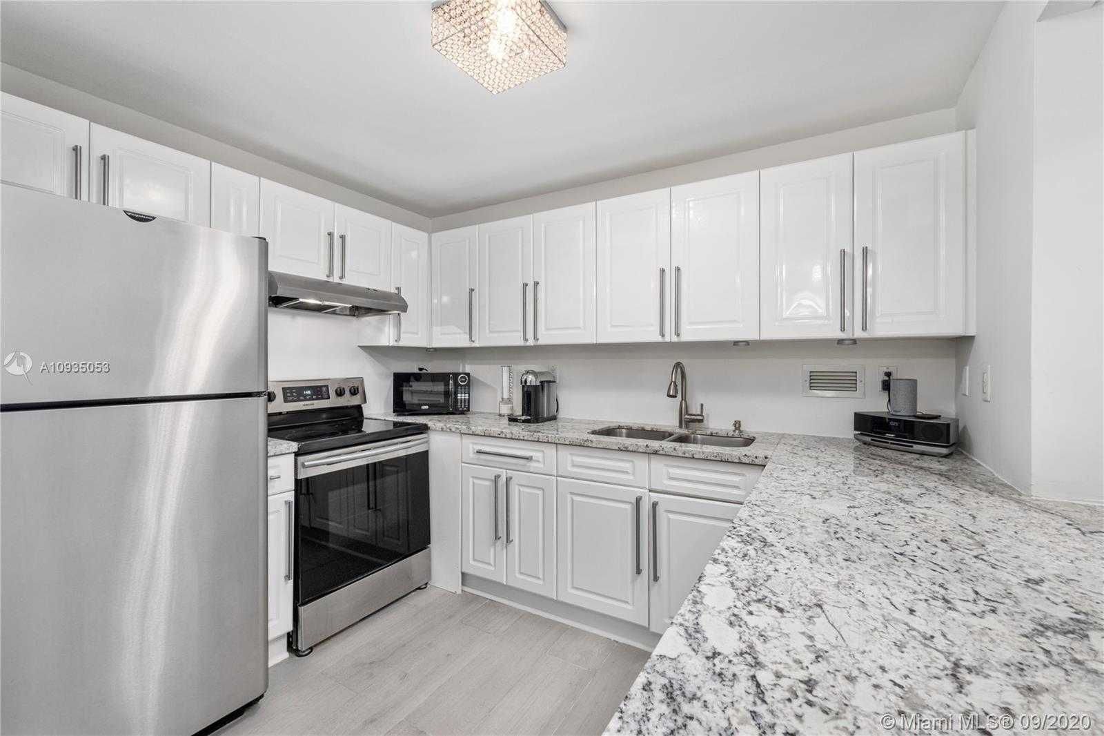 Small Image of 2301 COLLINS AVE #328, Miami Beach Number 10