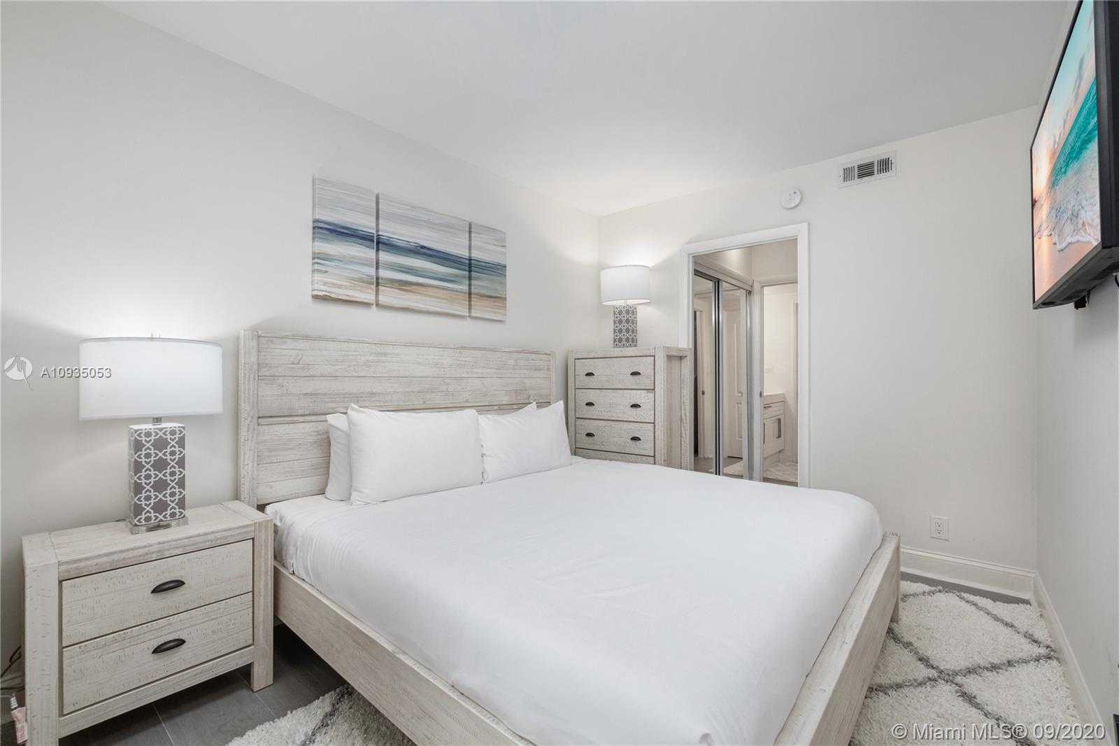 Small Image of 2301 COLLINS AVE #328, Miami Beach Number 11