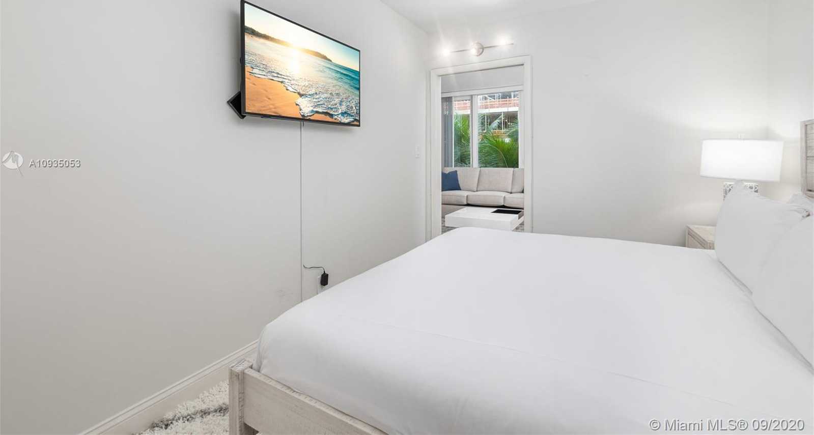 Small Image of 2301 COLLINS AVE #328, Miami Beach Number 12
