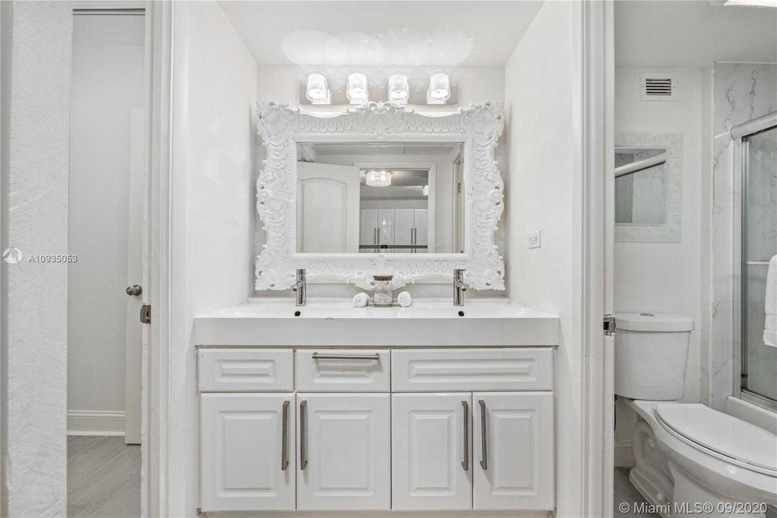 Small Image of 2301 COLLINS AVE #328, Miami Beach Number 14