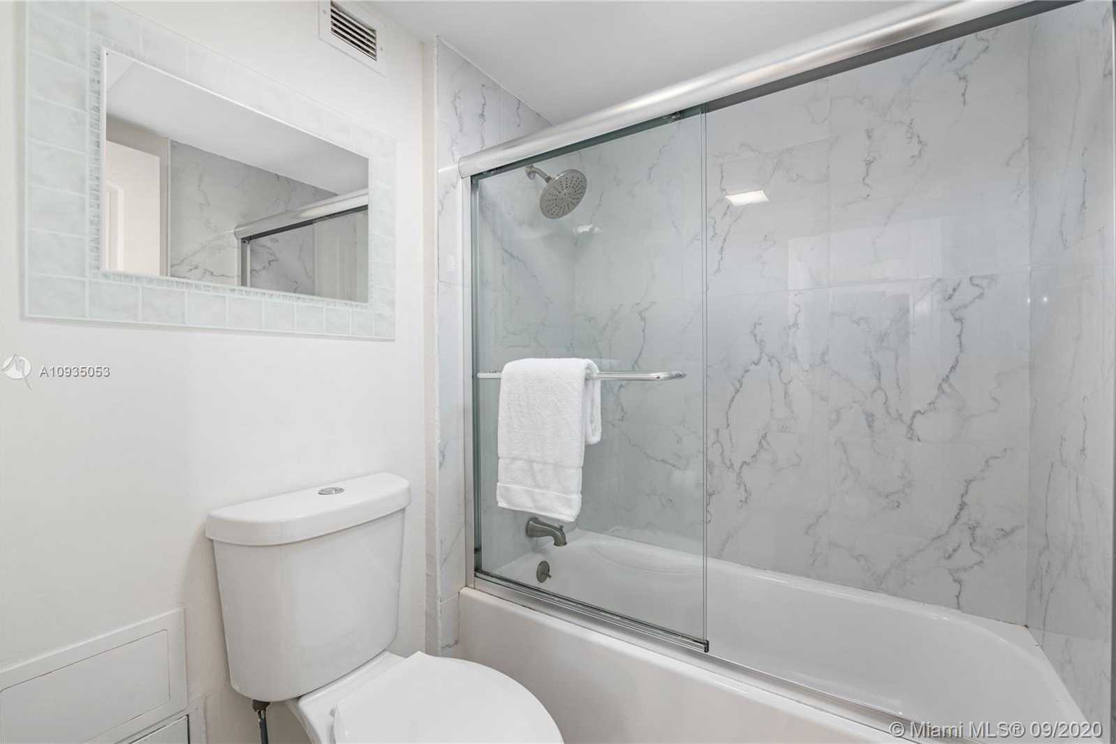 Small Image of 2301 COLLINS AVE #328, Miami Beach Number 15