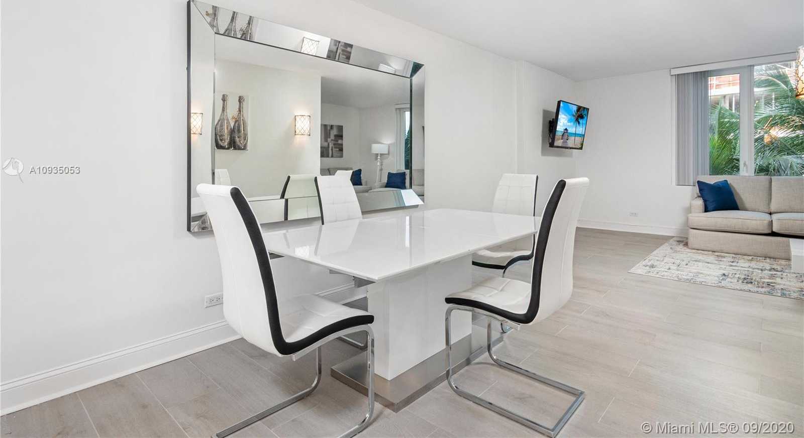 Small Image of 2301 COLLINS AVE #328, Miami Beach Number 4