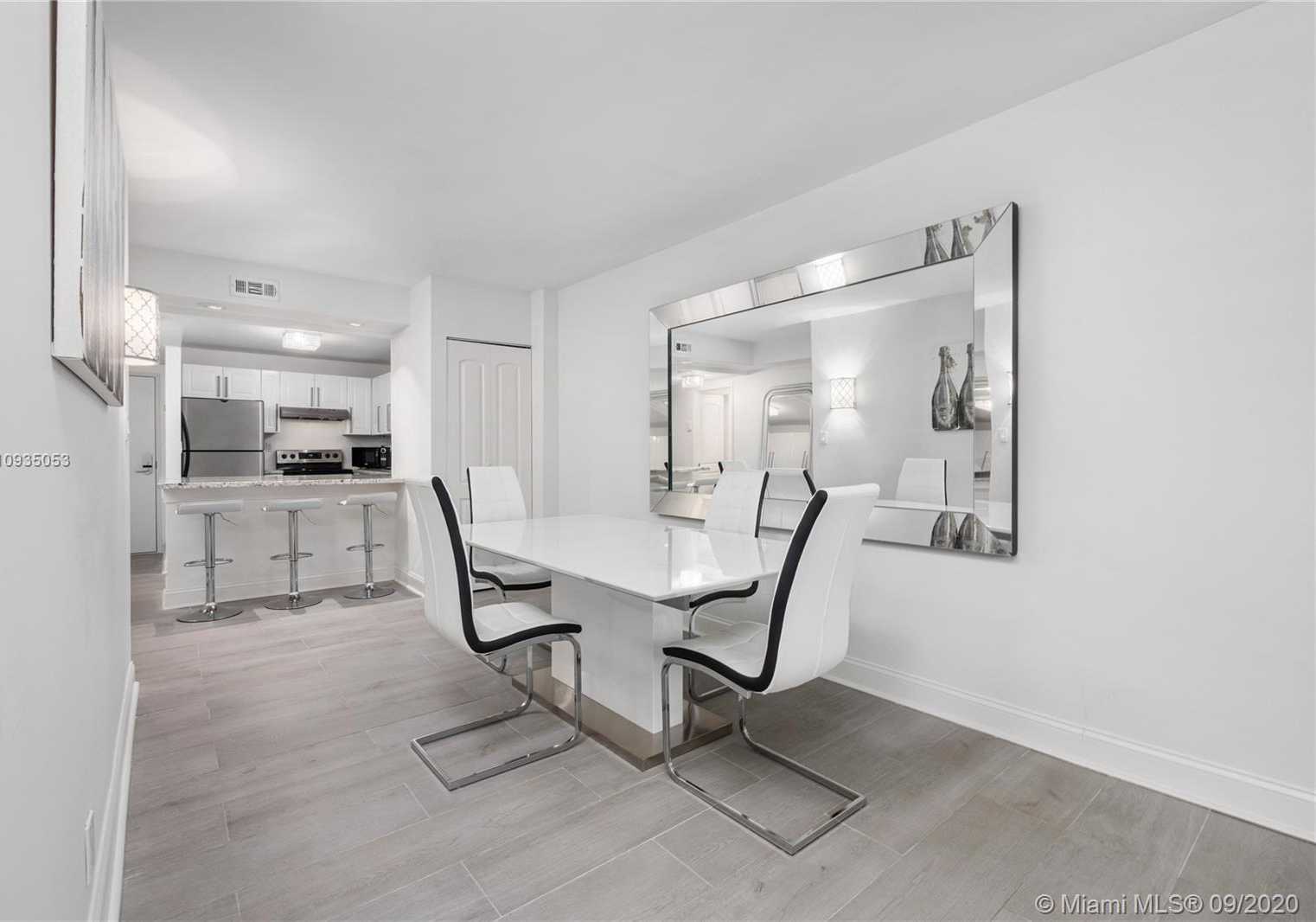 Small Image of 2301 COLLINS AVE #328, Miami Beach Number 5