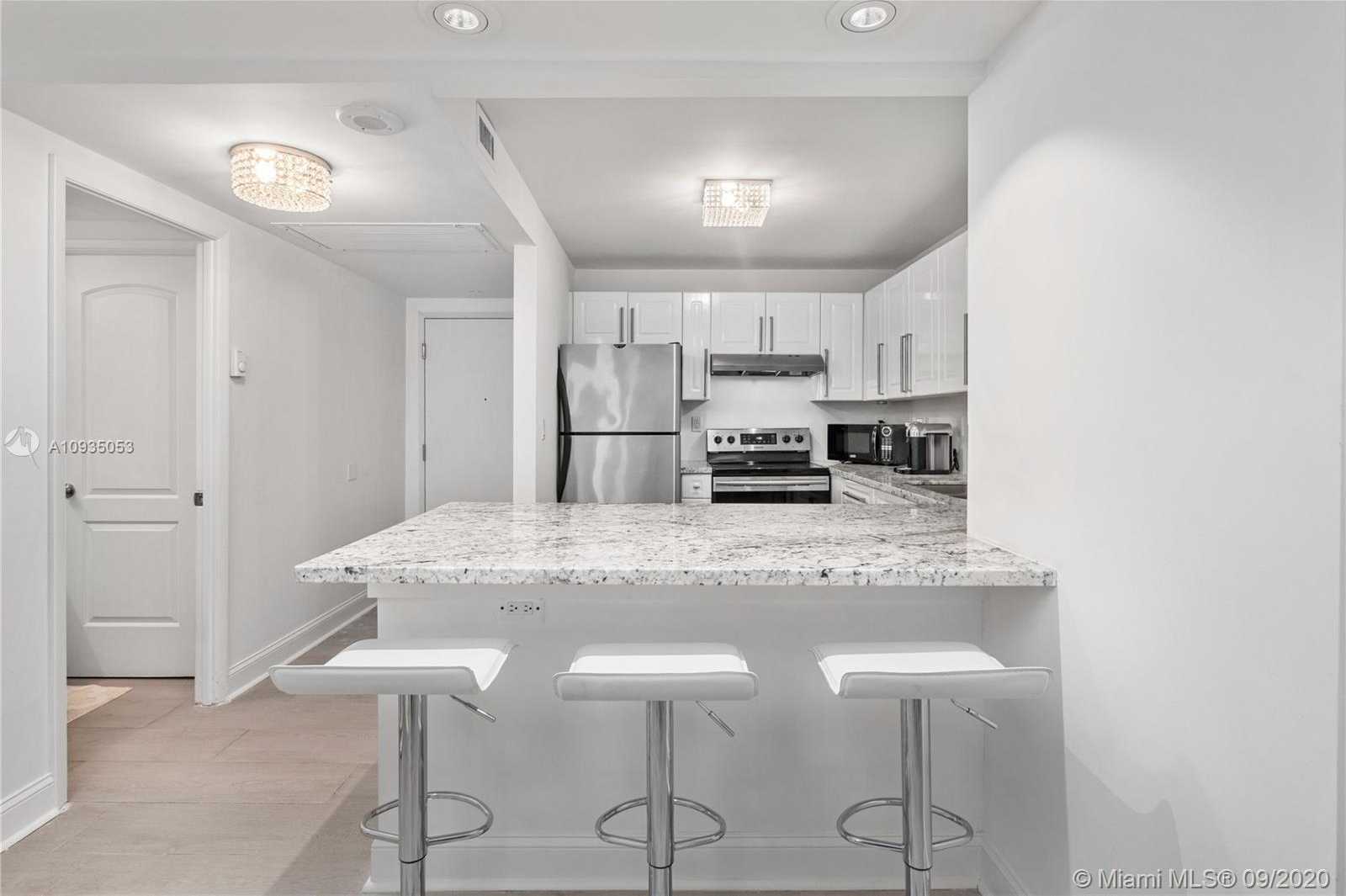 Small Image of 2301 COLLINS AVE #328, Miami Beach Number 7