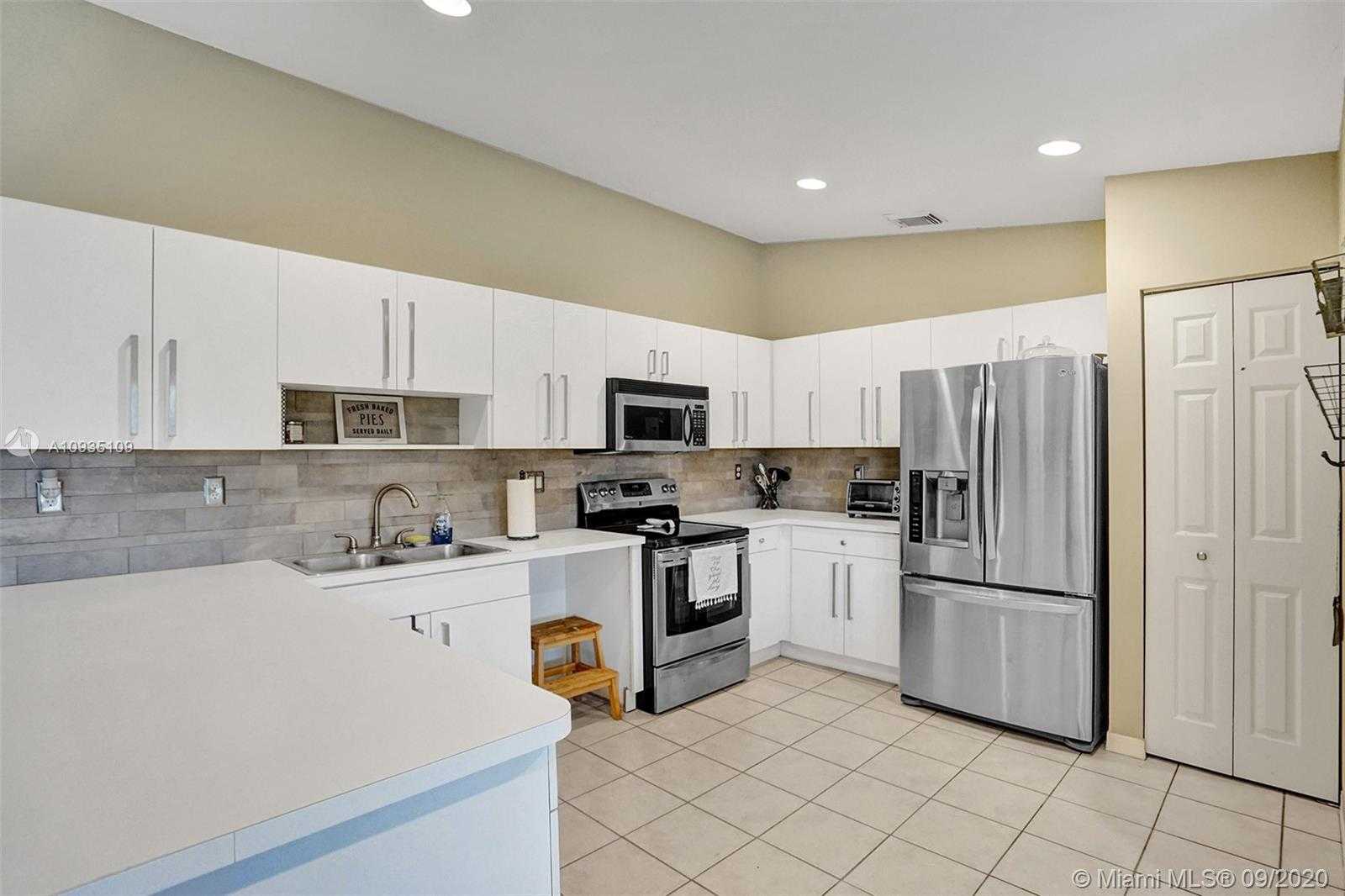 Small Image of 14221 SOUTH WEST 160TH TER, Miami Number 11