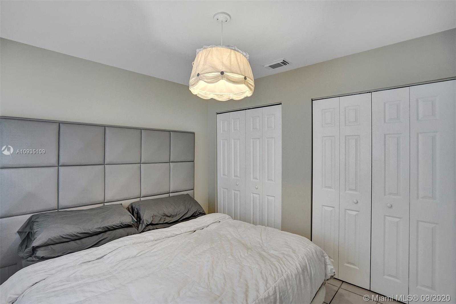 Small Image of 14221 SOUTH WEST 160TH TER, Miami Number 22