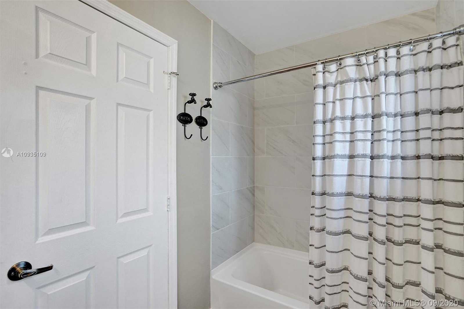 Small Image of 14221 SOUTH WEST 160TH TER, Miami Number 25