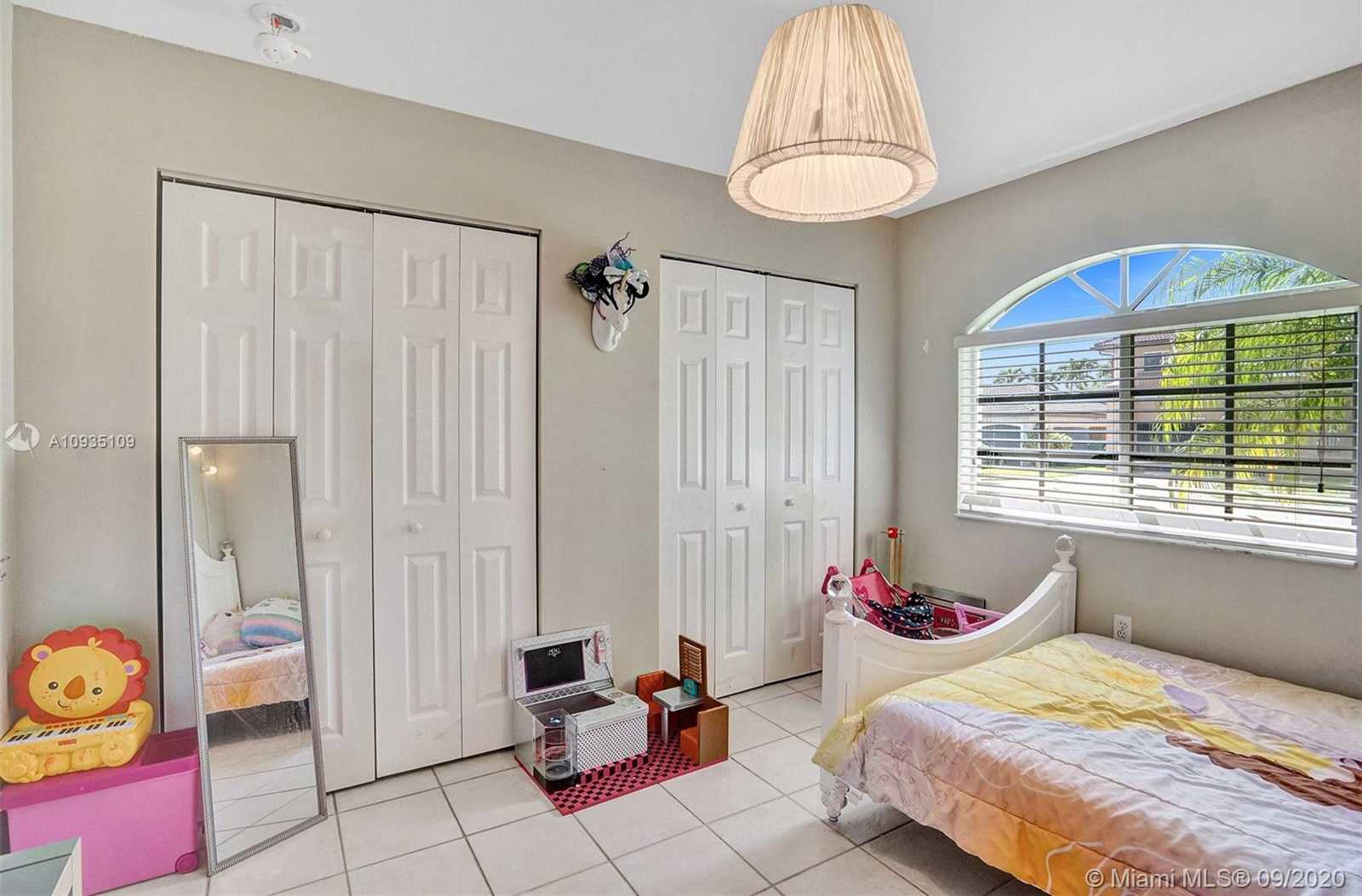Small Image of 14221 SOUTH WEST 160TH TER, Miami Number 33