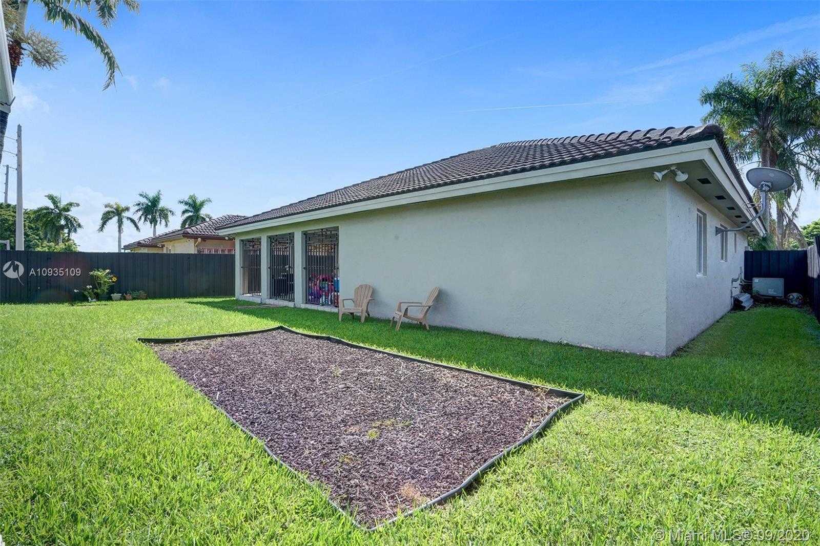 Small Image of 14221 SOUTH WEST 160TH TER, Miami Number 37