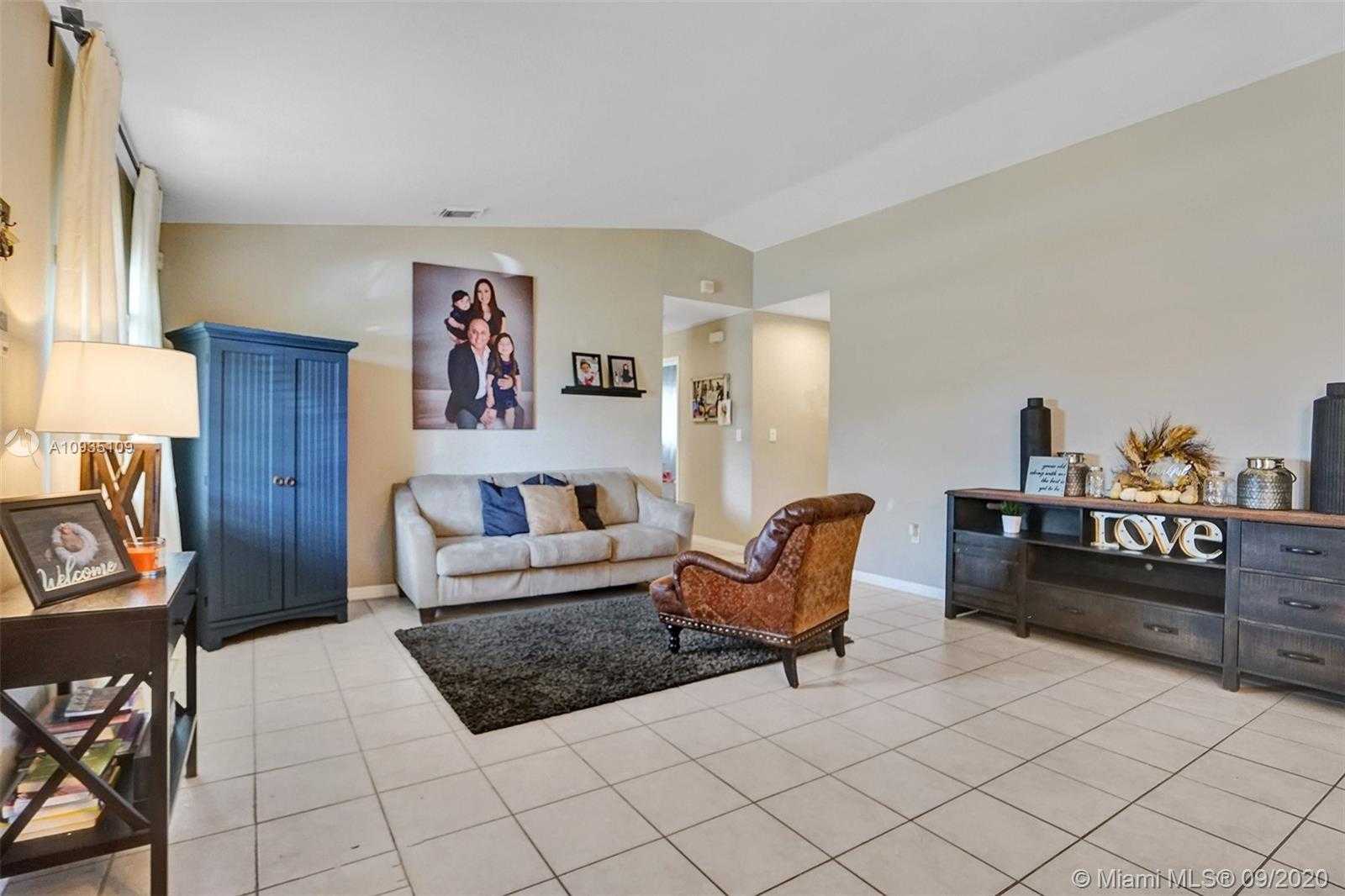 Small Image of 14221 SOUTH WEST 160TH TER, Miami Number 7