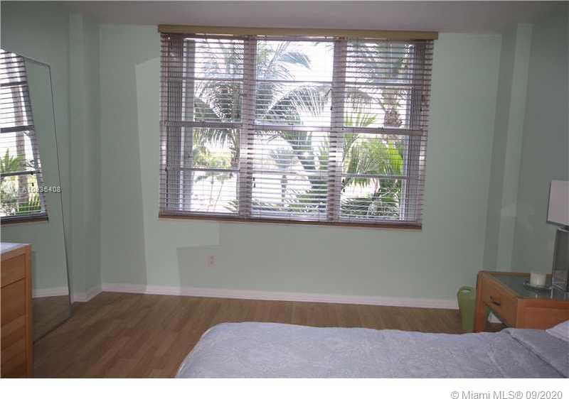 Small Image of 5161 Collins Ave, Miami Beach, FL 33140, USA Number 16