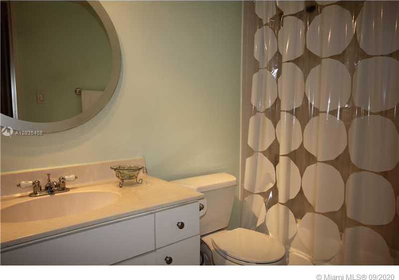 Small Image of 5161 Collins Ave, Miami Beach, FL 33140, USA Number 17