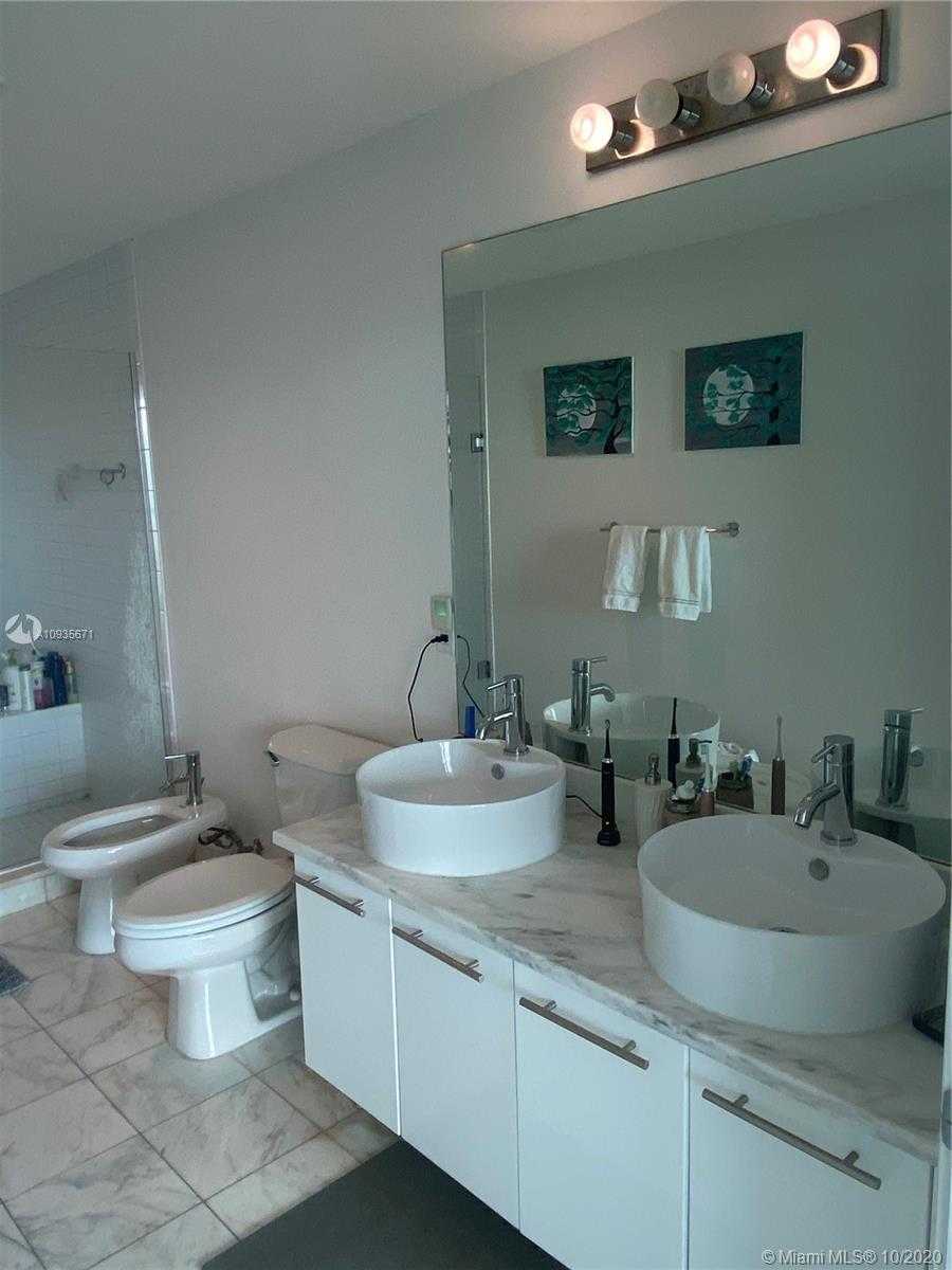 Small Image of 888 BISCAYNE BLVD #3302, Miami Number 13