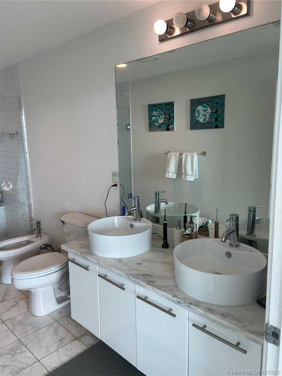 Small Image of 888 BISCAYNE BLVD #3302, Miami Number 14