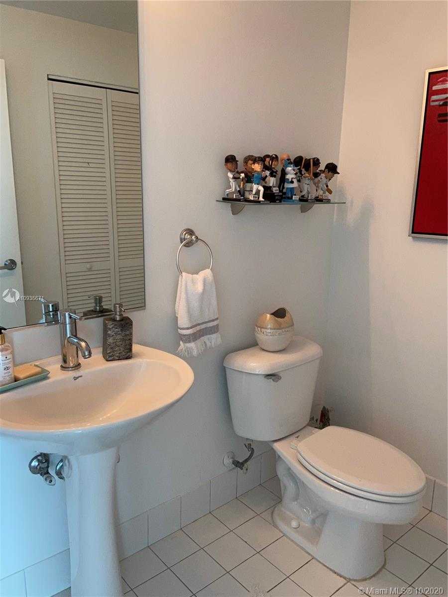 Small Image of 888 BISCAYNE BLVD #3302, Miami Number 16