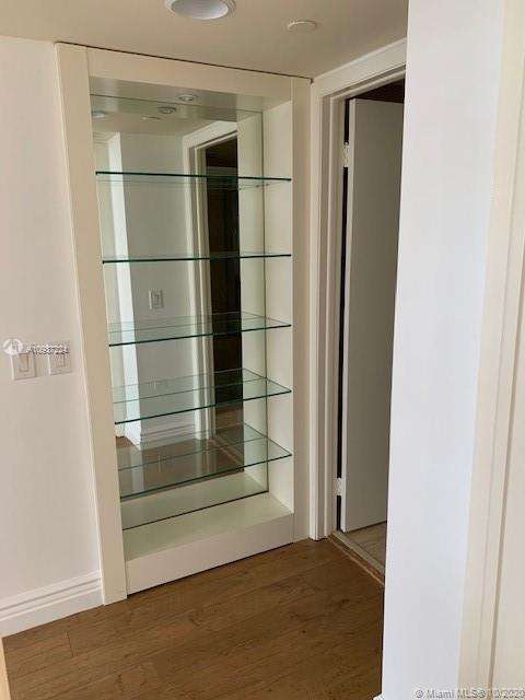 Small Image of 21205 YACHT CLUB DR #1204, Aventura Number 11