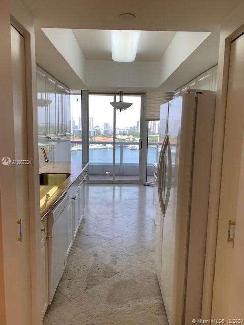 Small Image of 21205 YACHT CLUB DR #1204, Aventura Number 16