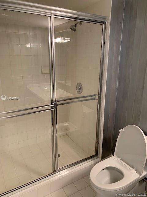 Small Image of 21205 YACHT CLUB DR #1204, Aventura Number 25