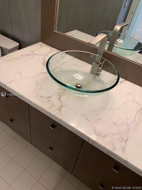 Small Image of 21205 YACHT CLUB DR #1204, Aventura Number 27