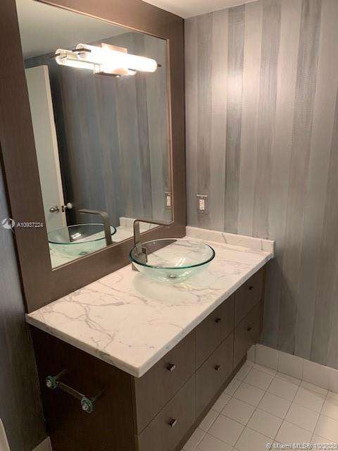 Small Image of 21205 YACHT CLUB DR #1204, Aventura Number 28