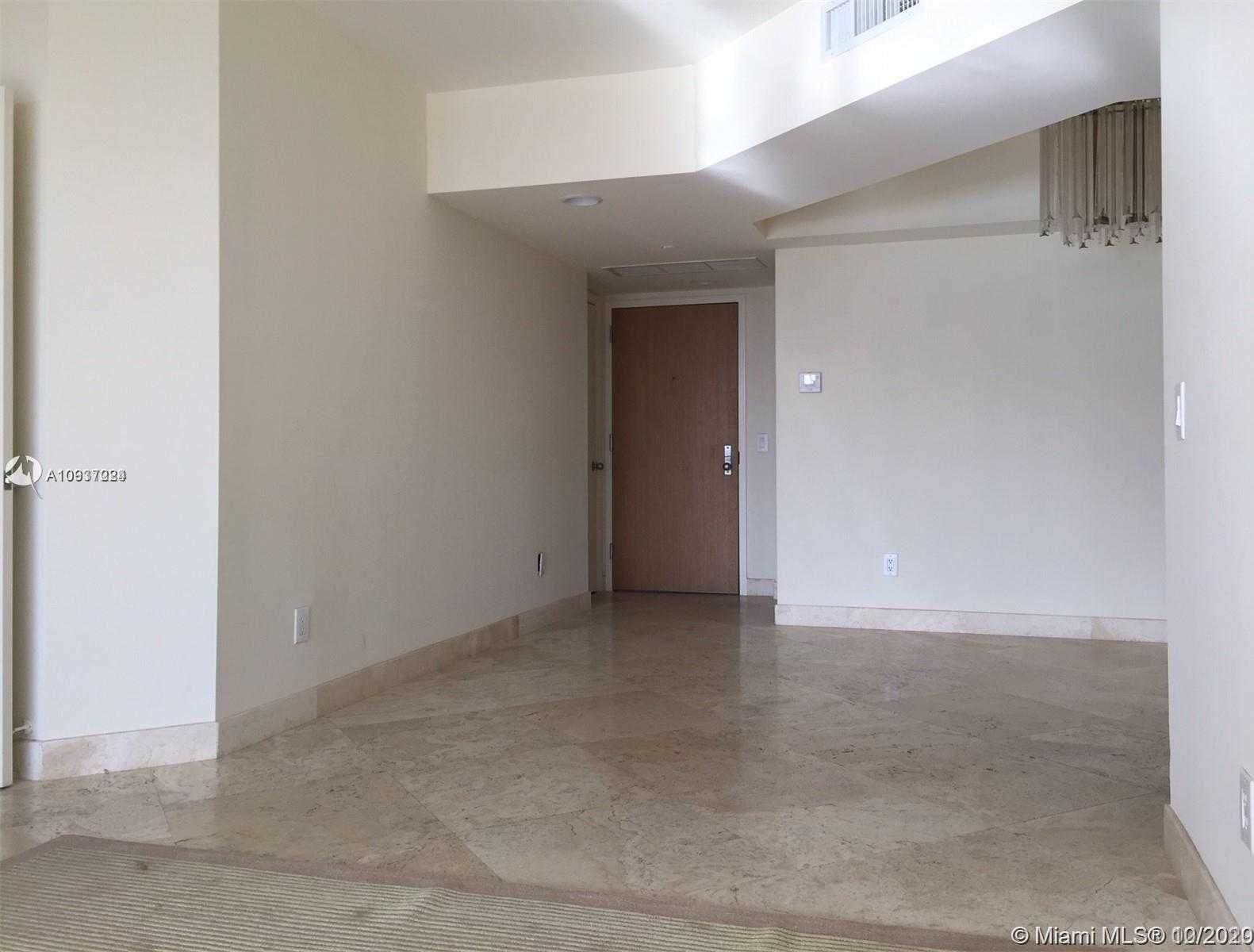 Small Image of 21205 YACHT CLUB DR #1204, Aventura Number 3