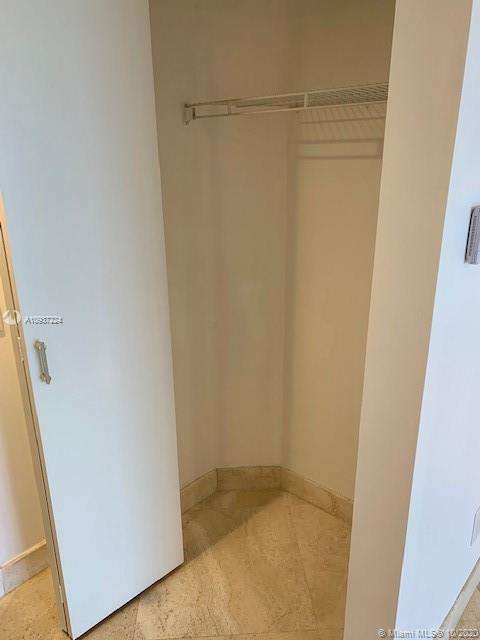 Small Image of 21205 YACHT CLUB DR #1204, Aventura Number 6