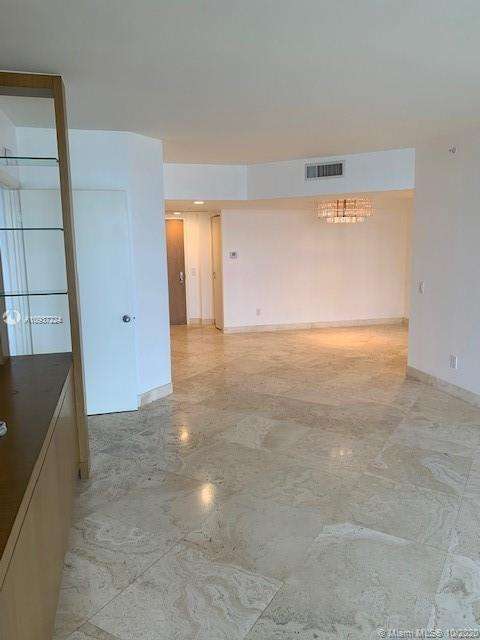 Small Image of 21205 YACHT CLUB DR #1204, Aventura Number 8