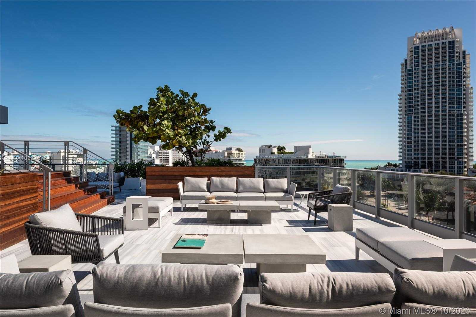 Small Image of 801 South Pointe Dr, Miami Beach, FL 33139, USA Number 2