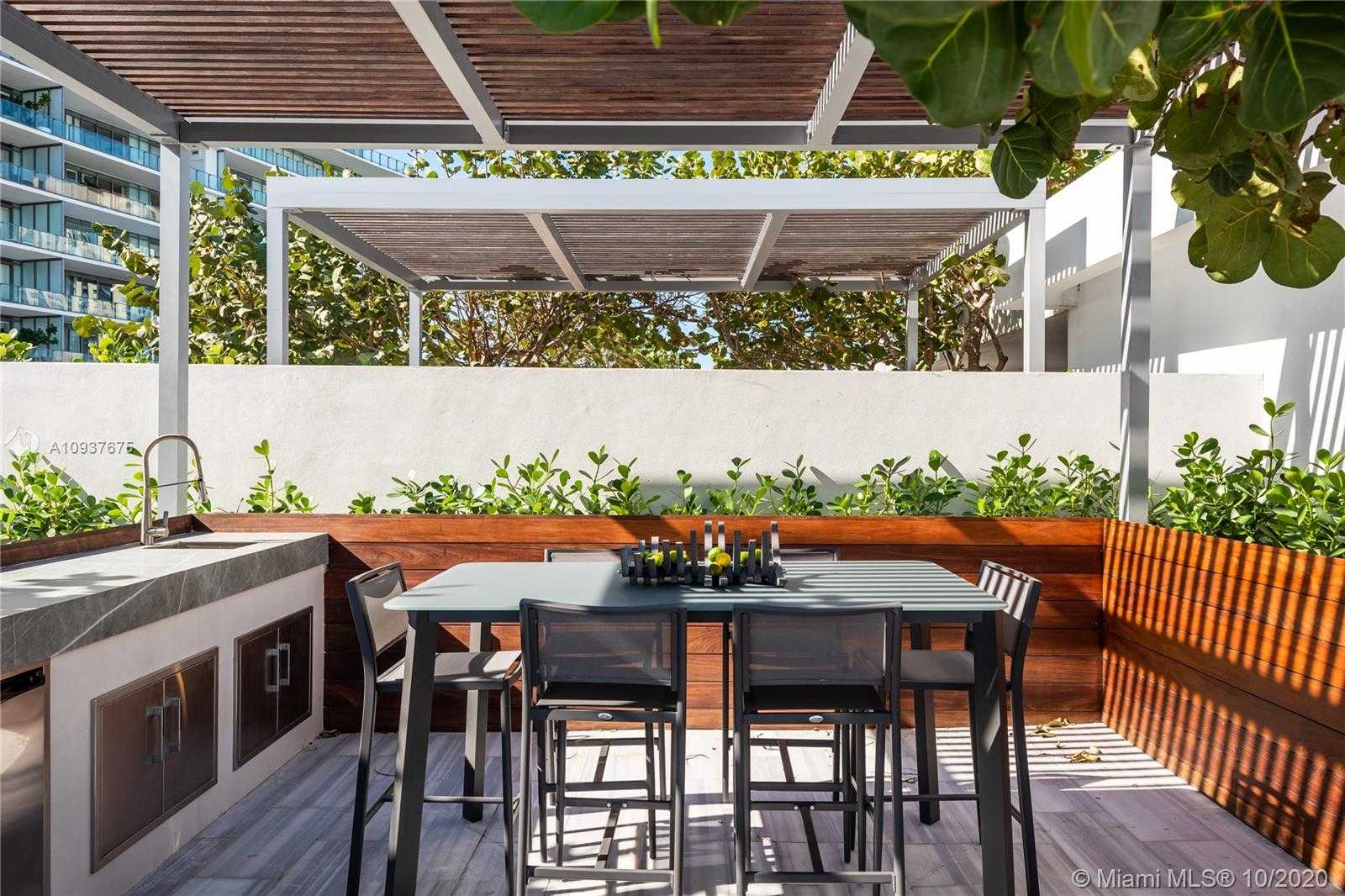 Small Image of 801 South Pointe Dr, Miami Beach, FL 33139, USA Number 23