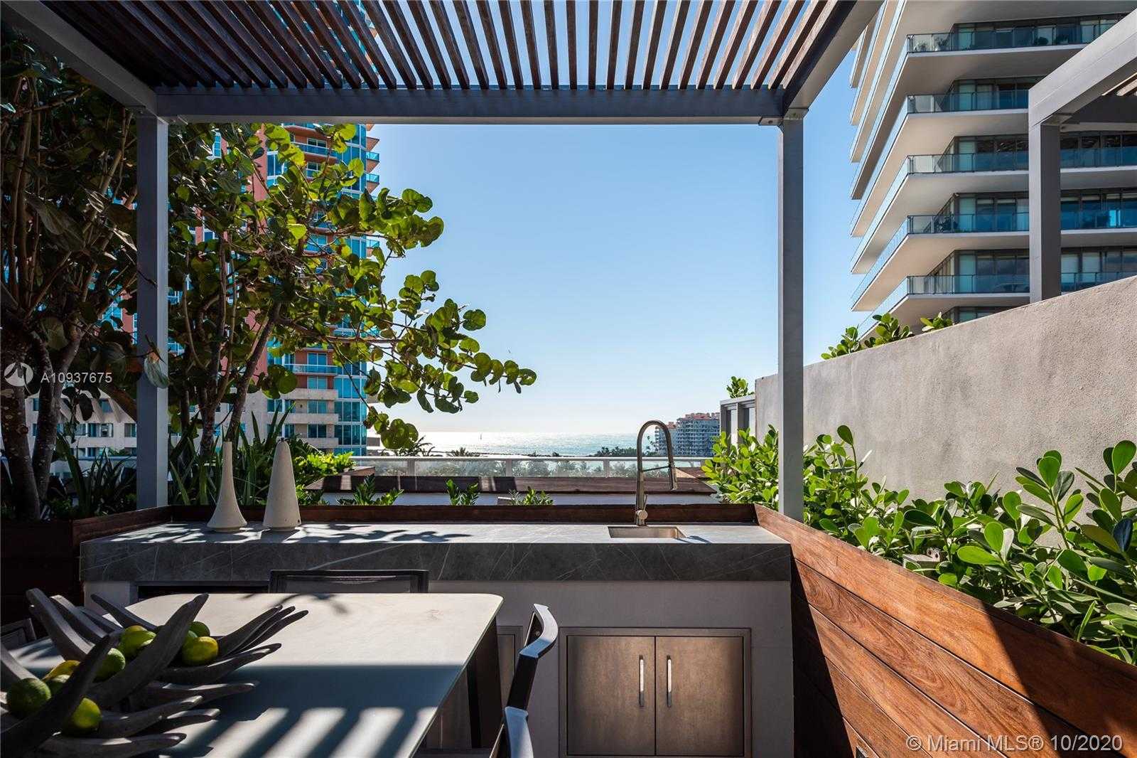 Small Image of 801 South Pointe Dr, Miami Beach, FL 33139, USA Number 24