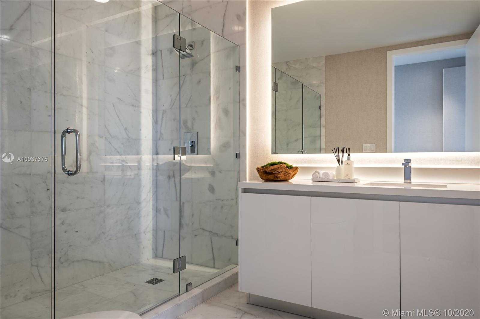 Small Image of 801 South Pointe Dr, Miami Beach, FL 33139, USA Number 26