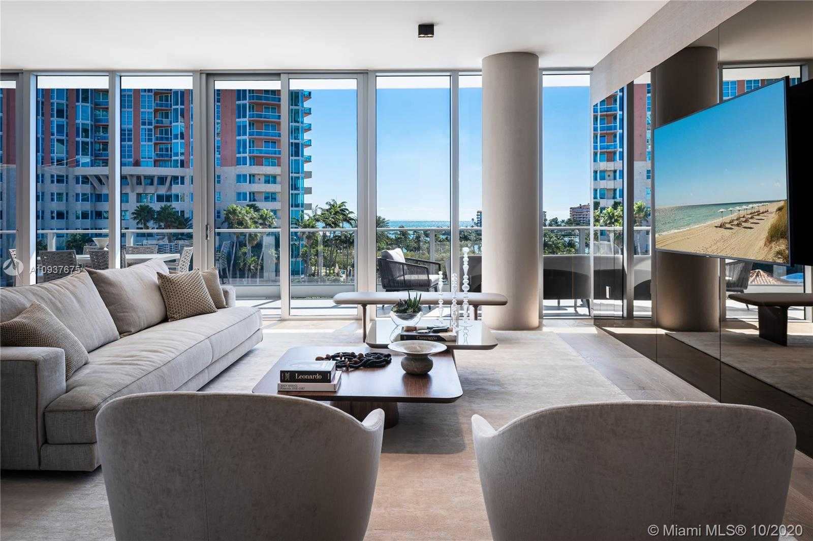 Small Image of 801 South Pointe Dr, Miami Beach, FL 33139, USA Number 3