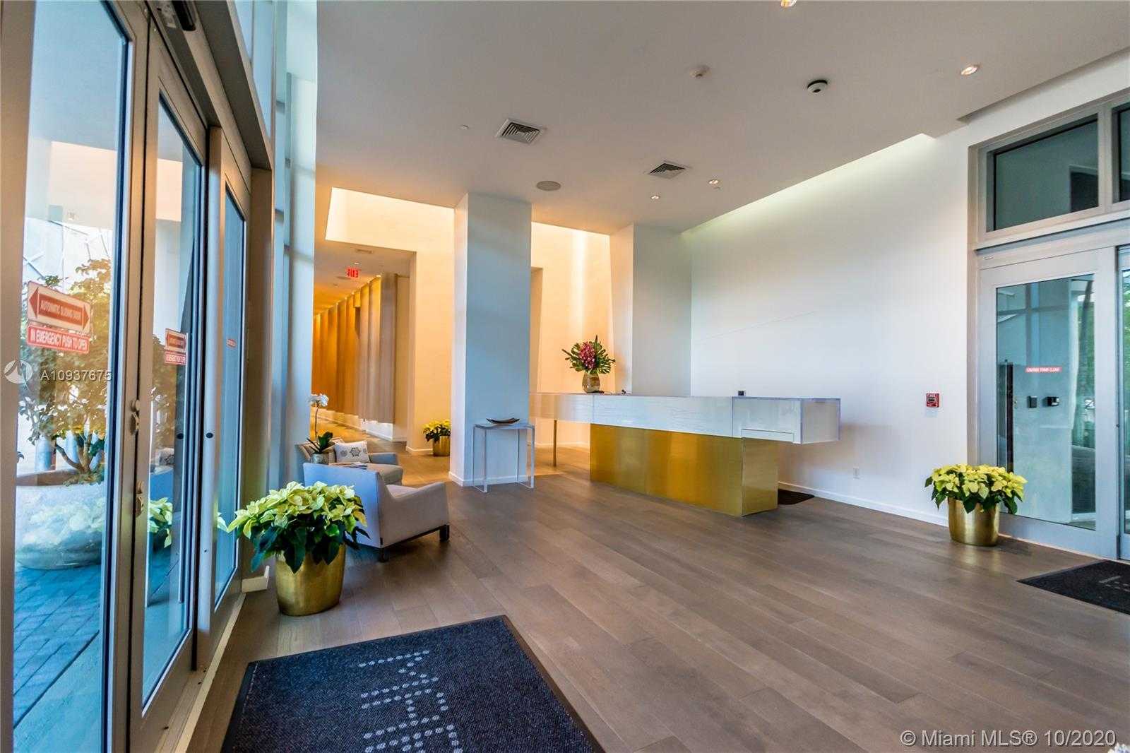 Small Image of 801 South Pointe Dr, Miami Beach, FL 33139, USA Number 33