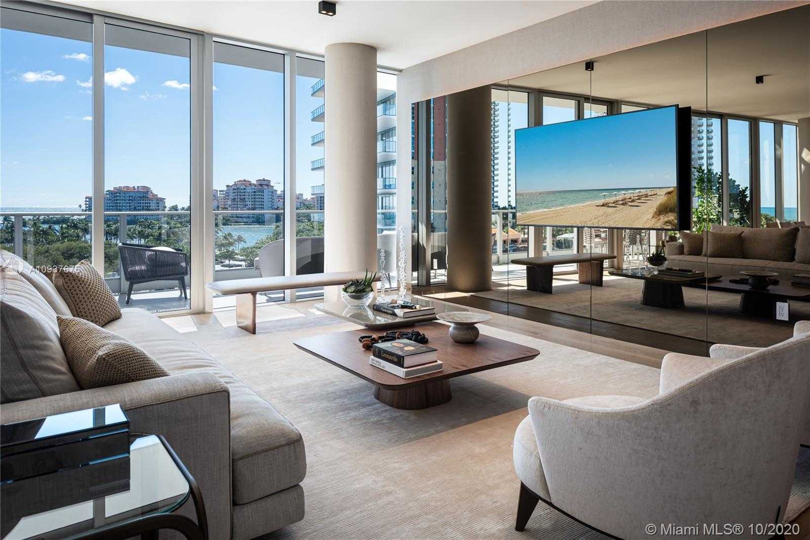 Small Image of 801 South Pointe Dr, Miami Beach, FL 33139, USA Number 5