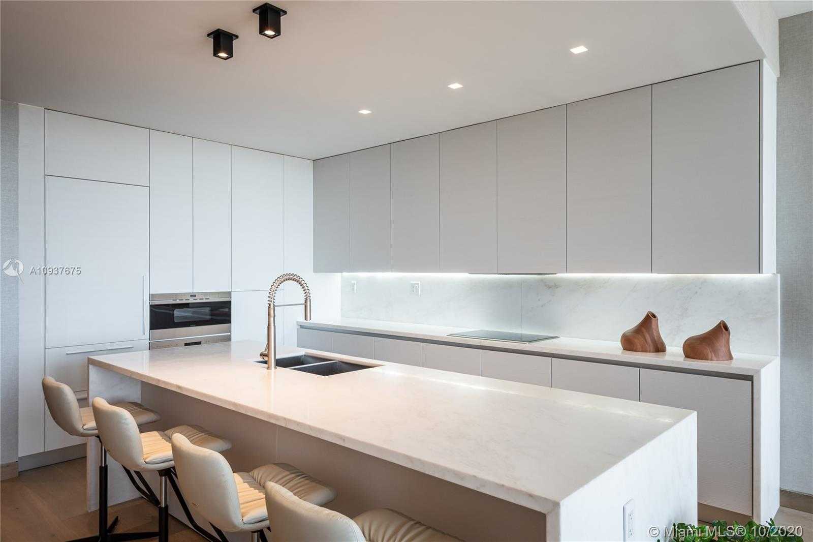 Small Image of 801 South Pointe Dr, Miami Beach, FL 33139, USA Number 6