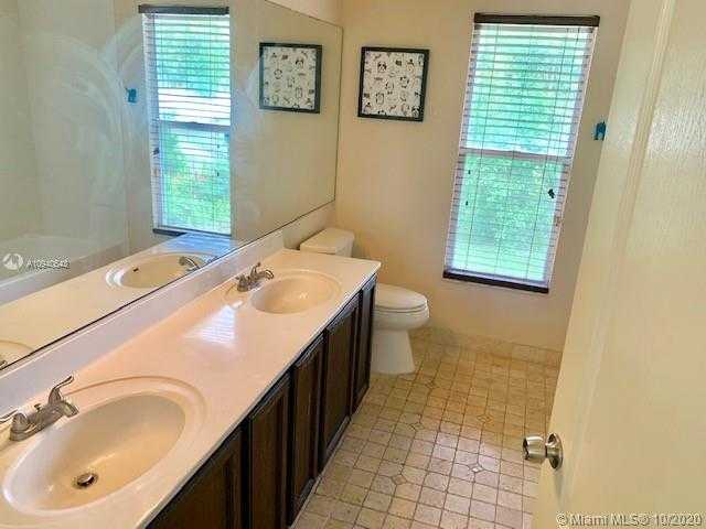 Small Image of 7630 LIVE OAK DR #7630, Coral Springs Number 17